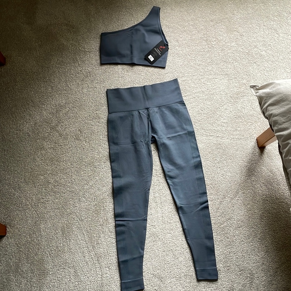 Two Piece Sportneer set from Amazon